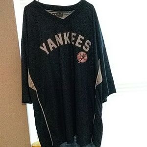 NY Yankees shirt